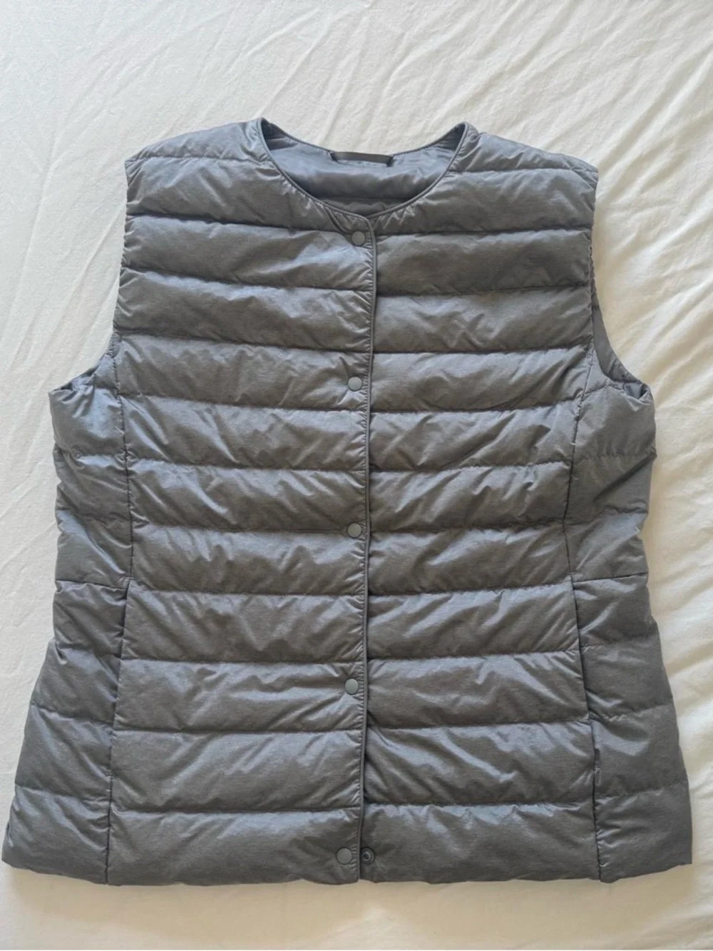 Uniqlo Ultra Light Silver Grey Down Puffer Vest - Picture 2 of 5